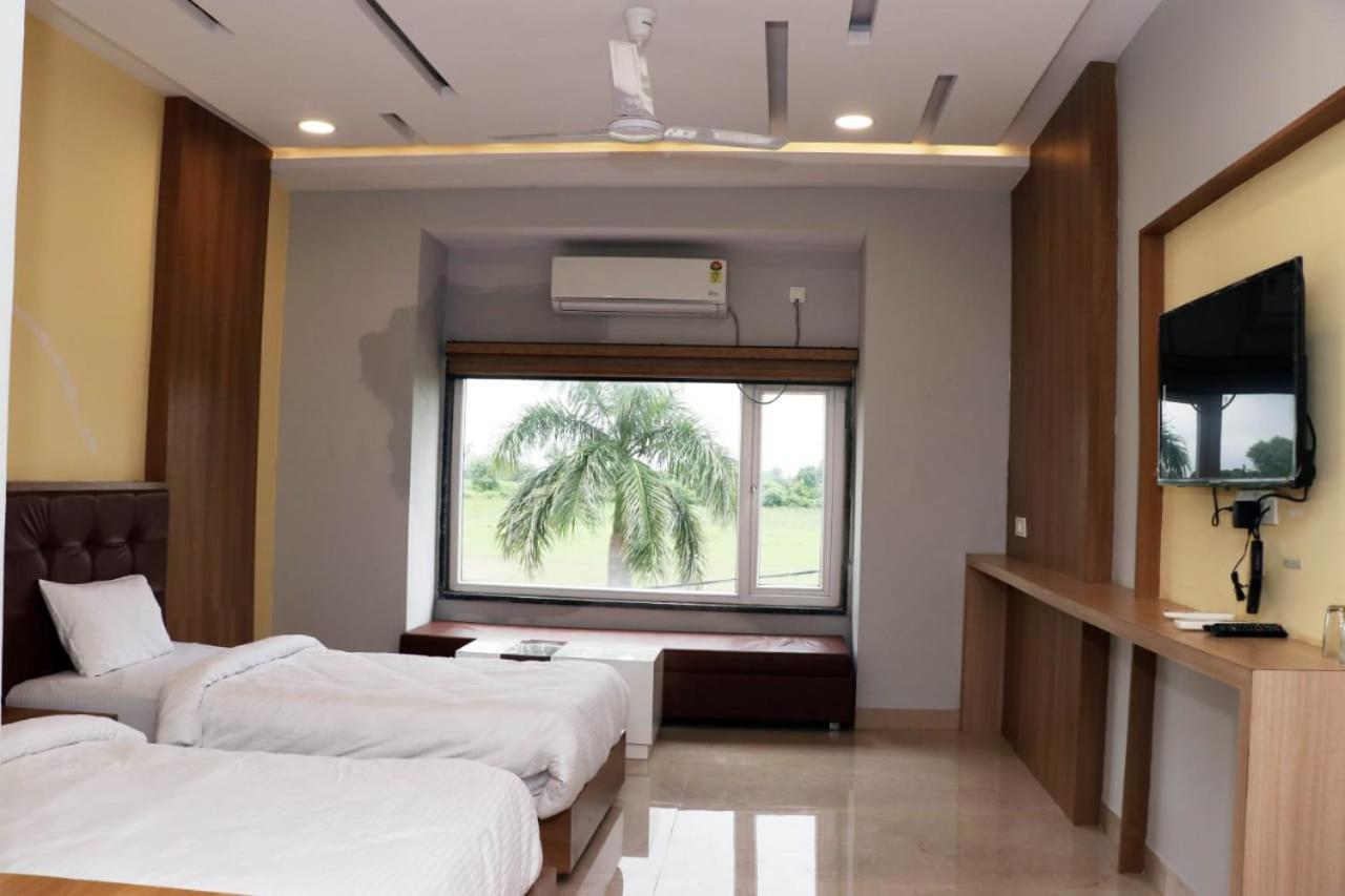 Hotel Savitri Signature Narsinghpur Exterior foto